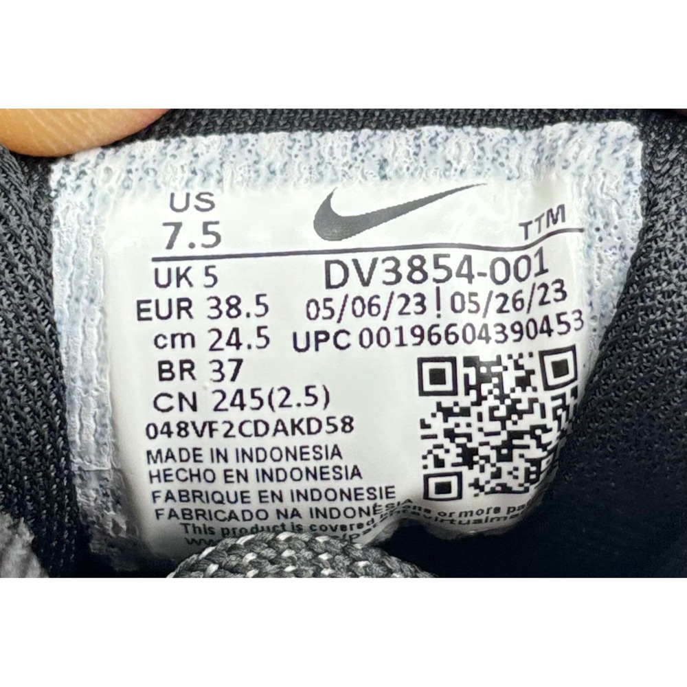 Nike Air Zoom Pegasus 40 Black White Running Shoes DV3854-001 Womens 7.5 - Picture 7 of 8